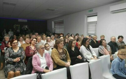 Zdjęcie do KONCERT Z OKAZJI DNIA KOBIET 