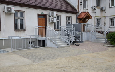 Zdjęcie do Przystosowano budynek Urzędu do potrzeb os&oacute;b niepełnosprawnych