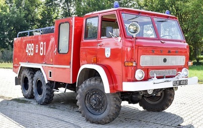 Zdjęcie do Ogłoszenie Burmistrza Sulmierzyc o przeznaczeniu do sprzedaży samochodu specjalnego pożarniczego STAR 266