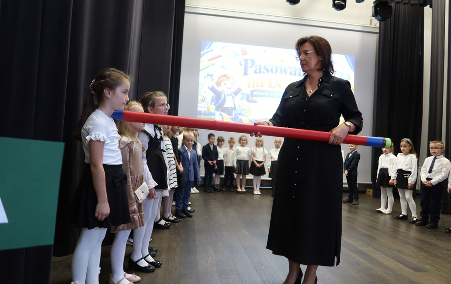 Uroczyste pasowanie pierwszoklasistów w Sulmierzycach